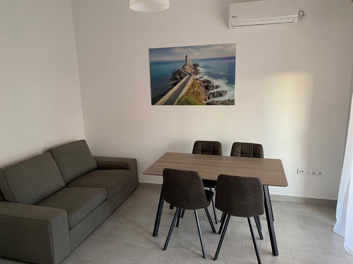 Apartmani Gavran Pirovac Ngoại thất bức ảnh
