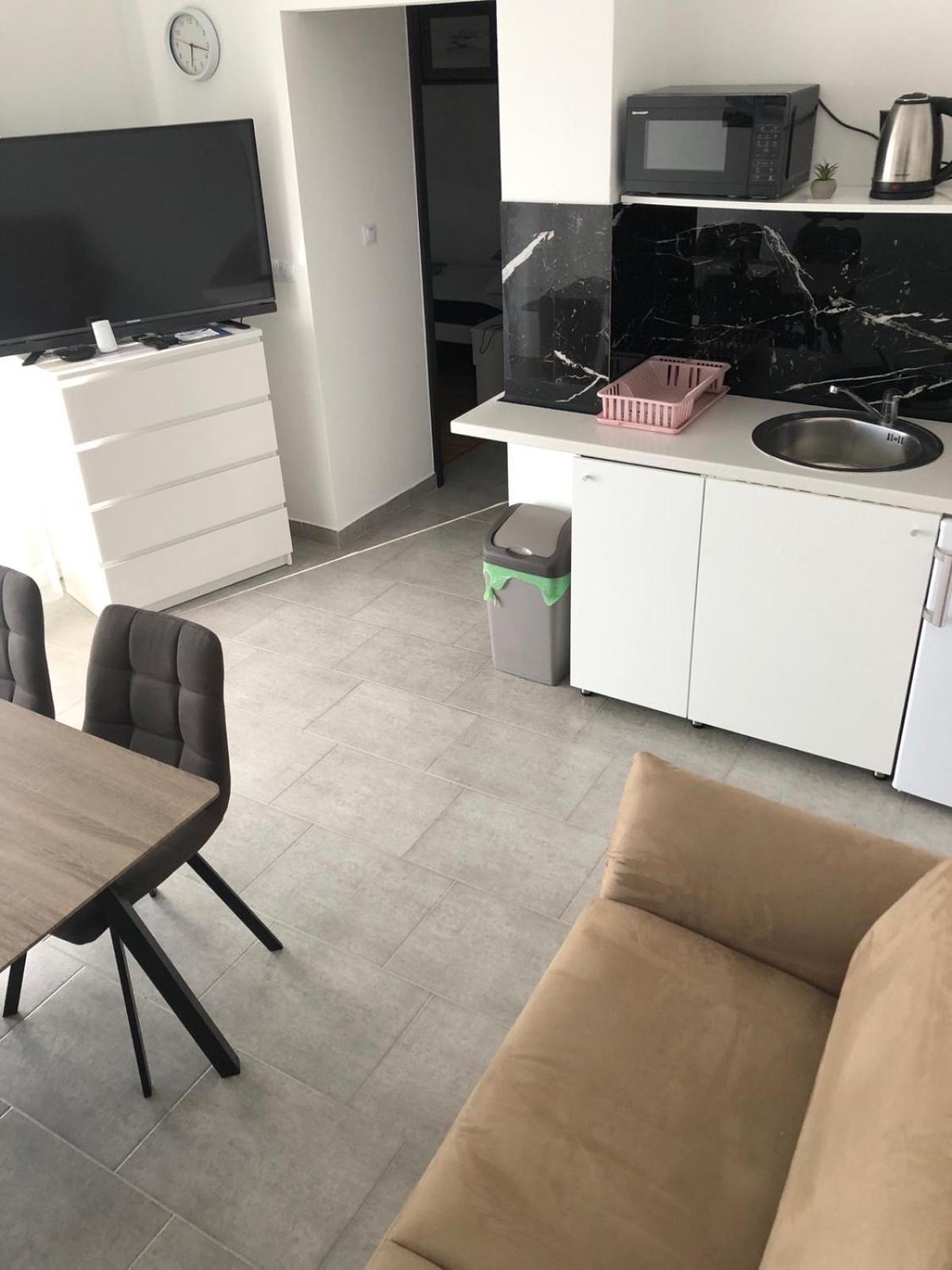 Apartmani Gavran Pirovac Ngoại thất bức ảnh